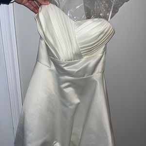 Sweetheart strapless ivory cocktail dress, satin finish